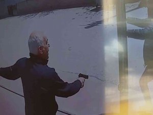 Sattığı Arabanın Parasını Almaya Giden Şahsın Vurulma Anı Kamerada