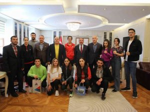 Ai̇çü’lü Sporcular Şampiyonalardan Madalyalarla Döndü