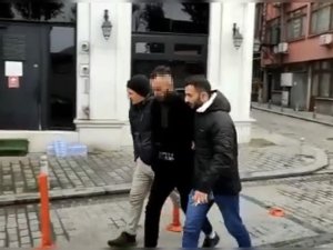 Eminönü’nde İftar Yapan Esnafın Cep Telefonunu Çalan Şüpheliler Yakalandı