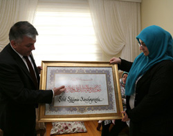 Vali Yazıcı'dan Polis Haftasında Şehit Ailelerine Ziyaret