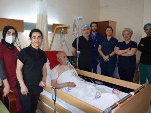 Tek Seansta İki Ameliyatla Sağlığına Kavuştu