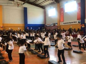 Kars’ta Okullarda 23 Nisan Coşkusu