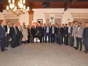 Ankara’da Bulunan Artvinli Siyasetçi Ve Bürokratlar İftar Yemeğinde Buluştu