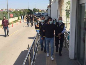 Başkan Akay’a Ramazan Kolisi İçin Yumurta Atmışlar