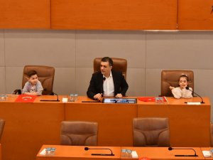 Esenyurt Belediyesi’nde Meclis Koltukları Çocukların Oldu