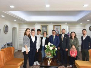 Başkan Çelik Koltuğunu Devretti
