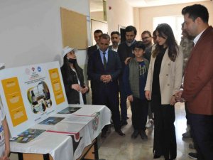 Bulanık’ta Tübi̇tak 4006 Bilim Fuarı Açıldı