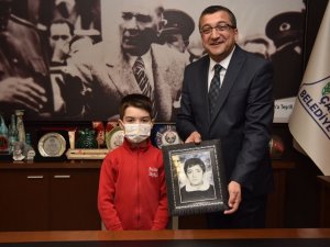 Başkan Öz, Koltuğu Öğrenciye Devretti