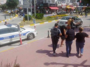 Kuşadası Belediye Başkan Yardımcısına Saldırı