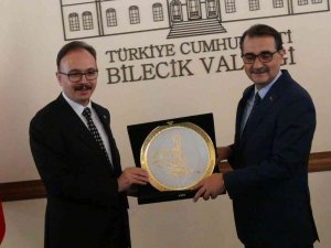 Bakan Dönmez’den Tarihi Bilecik Valilik Binasına Ziyaret