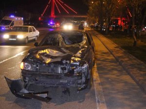Yolun Karşısına Geçmek İsteyen 2 Genç Otomobilin Çarpması Sonucu Hayatını Kaybetti