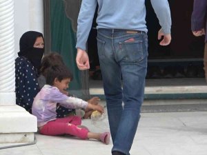 Dilenci Servisi Kamerada...bursa’da Duygu Tacirlerine Zabıta Operasyonu