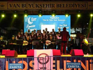 Van’da Tasavvuf Musikisi Konseri Gönüllere Hitap Etti