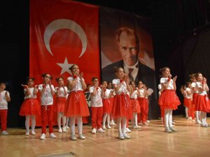 Tatvan’da 23 Nisan Coşkuyla Kutlandı