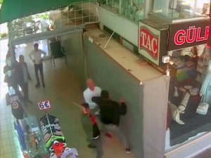 Esnaf Genci Önce Sözle Taciz, Sonra Annesinin Yanında Demir Sopalarla Hastanelik Ettiler