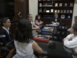 Mustafakemalpaşa’da Tüm Yetki Çocuklara Geçti