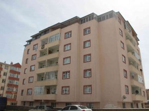 Apartmanın 6. Katından Düşen Çocuğu Vatandaşlar Tuttu