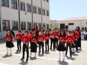 Siirt’te 23 Nisan Ulusal Egemenlik Ve Çocuk Bayramı Coşkuyla Kutlandı