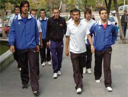 Erzurumsporlu futbolcular, para için valiliğe yürüdü