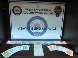 Kıraathane Denetimine Kumar Oynarken Yakalandılar