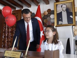 Otomobilin Çarptığı Duru’ya ’Başkanlık’ Sürprizi