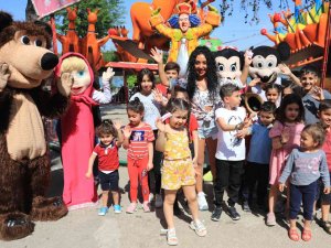 Hayalini Gerçekleştirip 5 Bin Çocuğu Lunaparka Götürdü