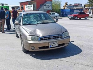 Otomobilin Çarptığı Yaya Yaralandı