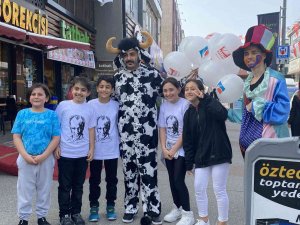 Çekmeköy’de 23 Nisan Coşkusu Cadde Ve Sokaklara Taşındı