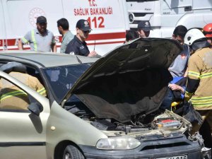 İ̇zmir’de Trafik Kazası: 4 Yaralı