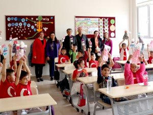 Atık Malzemeler 23 Nisan Hediyesine Dönüştü