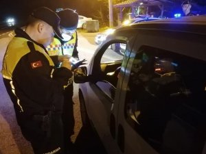 Jandarma Ekiplerinin Denetiminde 3 Araç Trafikten Men Edildi