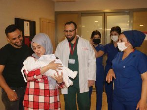 50 Bin Doğumda Bir Görülen Hastalığı Olan 5 Aylık Bebek, 7 Saatlik Operasyonla Sağlığına Kavuştu