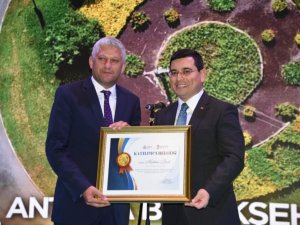 Akdeniz Belediyecilik Proje Yarışması’nda Büyükşehir’e Çevre Ödülü