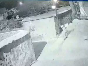 Sokaktaki Yangın Vanası Çalındı