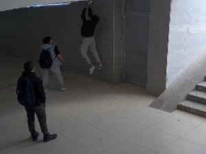 Çocukların Alt Geçitteki Kameraları Kırma Eğlencesi Pahalıya Patladı