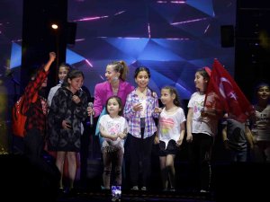 Döşemealtı’nda Derya Uluğ Konseri