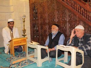 210 Yıllık Camide Asırlık Mukabele Geleneği Devam Ediyor