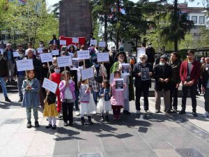 Afganistan’da Okul Ve Camiye Düzenlenen Bombalı Saldırı Trabzon’da Protesto Edildi