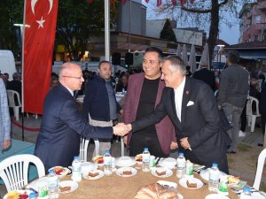 Ak Parti Bursa İ̇l Başkanı Gürkan: “Bursa’da Çalınmadık Kapı, Sıkılmadık El Bırakmıyoruz"