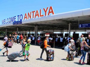 Antalya’ya Hava Yoluyla Gelen Turist Sayısı 1 Milyonu Geçti