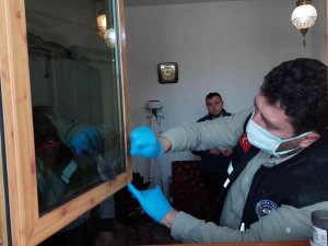 Hırsız Camiden Toplanan Yardım Parasını Çaldı