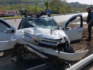 Cenazeden Dönen Muhtar ve Eşi Kazada Hastanelik Oldu