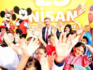 Çocuklar Şenlikte Gönüllerince Eğlendi