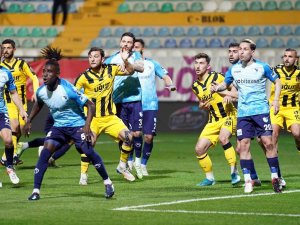 Spor Toto 1. Lig: İ̇stanbulspor: 1 - Bb Erzurumspor: 2