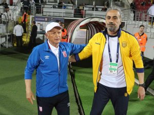Spor Toto 1. Lig: Balıkesirspor:0 - Mke Ankaragücü: 2