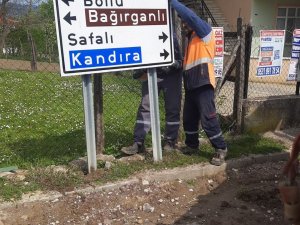 İ̇şaret Ve Yönlendirme Levhaları Yenileniyor