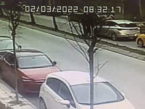 İ̇stanbul’da Trafikte Korku Dolu Anlar: Çocuklu Kadına Aracın Önünü Kesip Dehşeti Yaşattı