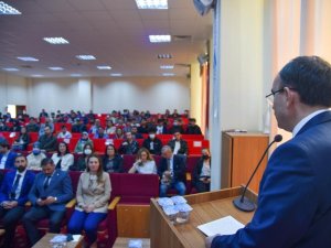 ‘Geleceğin İ̇ş Modeli: Girişimcilik’ Paneli Düzenlendi