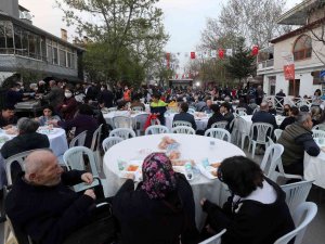 Yenimahalle’de Mahalle İftarları Dolup Taşıyor