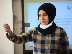 Gönül Gözü İle Öğrencilerini Eğitiyor, Görme Engelli Öğretmenin Müthiş Azmi